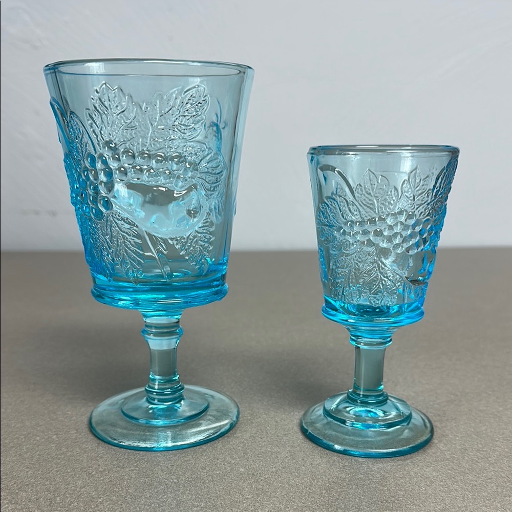 L G Wright Blue Glass Goblet Set Strawberry and Currant Light Aqua Blue